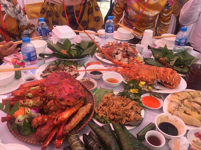 Một trong các quán ăn ngon gần sân bay Nội Bài chính là nhà hàng Confetti