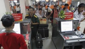 thủ tục check-in lấy vé ở sân bay nội bài